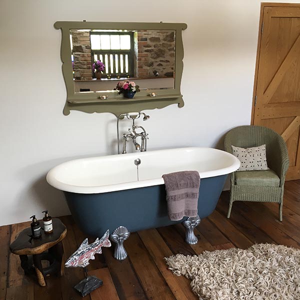 New addition to The Granary – a romantic antique roll topped bath